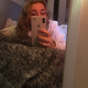 Meet your Posher, Justine